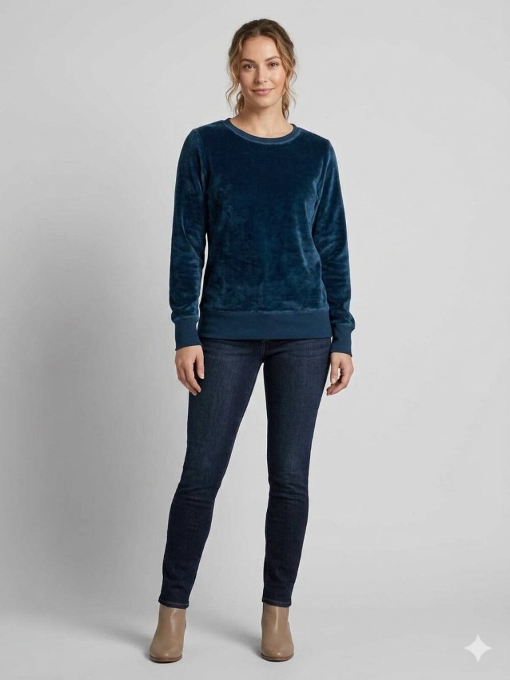 GAIAM green-blue velour round neck long sleeve pullover, size M